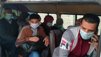 استمرار الحملات لمتابعة التزام السائقين بارتداء الكمامة بالبحيرة (صور)