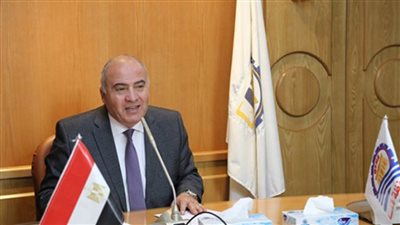 محافظ قنا يبحث مع مستثمري المحافظة المشكلات التي تواجههم للعمل على حلها