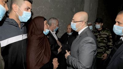 محافظ بني سويف يعزي في وفاة الشهيد مجند محمود حنفي