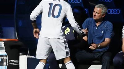 مورينيو يسخر من أوزيل ويرفض انتقاله إلى توتنهام