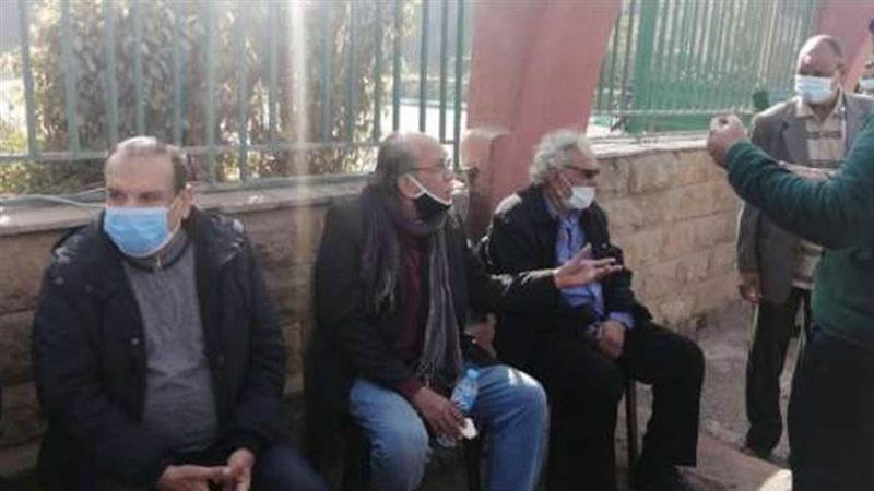 نجوم الفن يشاركون