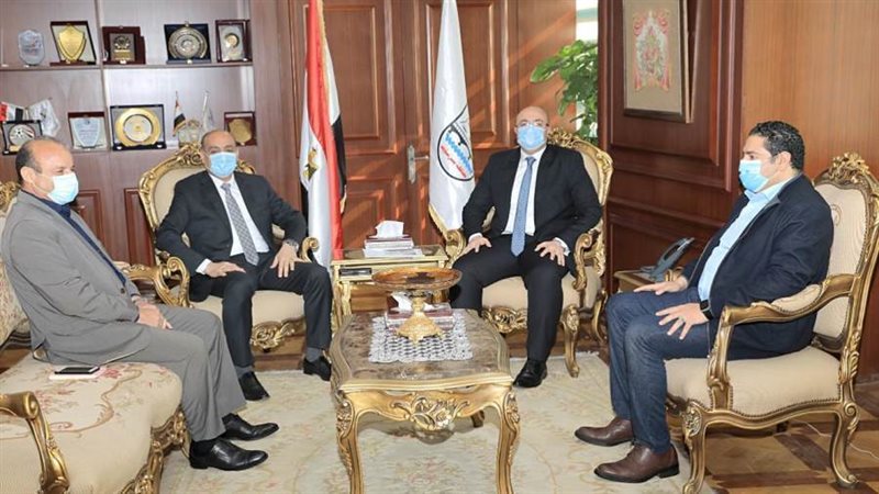 خلال الاجتماع