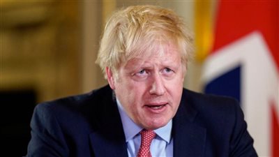 رئيس وزراء بريطانيا يناقش مع وزرائه إجراءات تشديد الإغلاق 