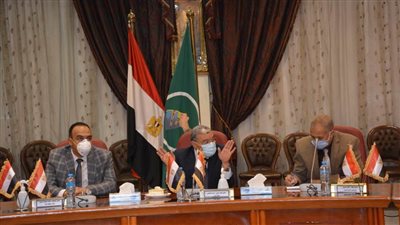 لمواجهة كورونا.. محافظ المنيا يوجه إدارة خدمة المواطنين  باستقبال الشكاوى إلكترونيا فقط