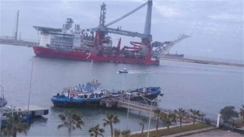 إغلاق موانئ السويس