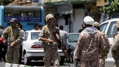 شرطة الأمن العام في طهران تعلن تفكيك شبكة لبيع الأسلحة عبر الانترنت