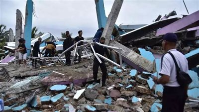 ارتفاع حصيلة ضحايا زلزال إندونيسيا الأخير إلى 56 قتيلا