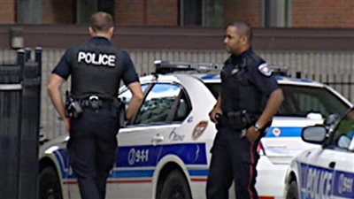 الشرطة الكندية تفرق تجمعين لمتظاهرين مناهضين لقيود الإغلاق في تورونتو