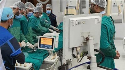 الرعاية الصحية: نجاح أول عملية توسيع شريان رئيسي بقلب مسن بمستشفى النصر