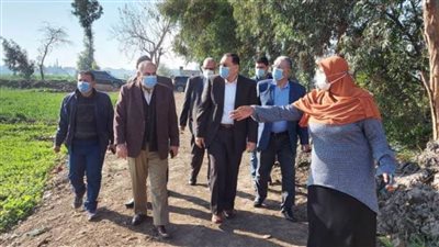 محافظ الشرقية يأمر برفع القمامة من موقع محطة الصرف الصحي بالزقازيق 