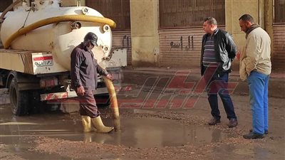 استمرار رفع مياه الأمطار بمدن وقرى كفر الشيخ