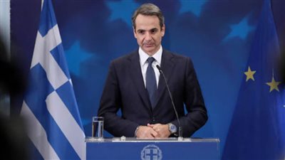 رئيس الوزراء اليوناني يتلقى الجرعة الثانية من لقاح فايزر-بيونتك المضاد لكورونا