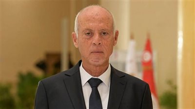 الرئيس التونسي يحذر من يسعى للمتاجرة بفقر الشباب 