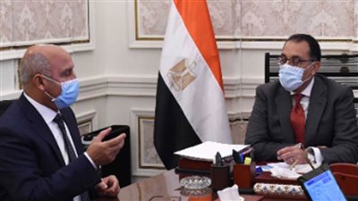 رئيس الوزراء يُتابع مع وزير النقل خطة تطوير الشبكة القومية للسكك الحديدية