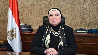 وزيرة الصناعة أمام 