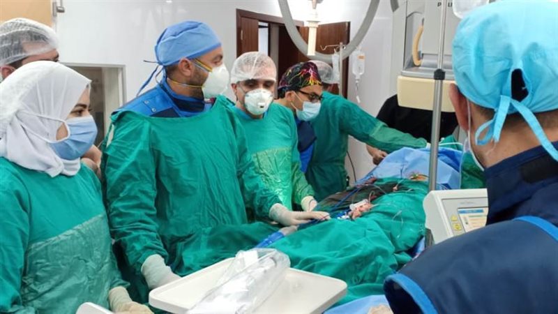 خلال جراحة استبدال