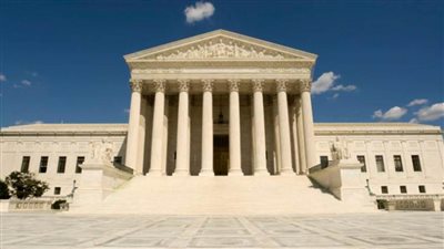 إخلاء مبنى المحكمة العليا الأمريكية بسبب تهديد بوجود قنبلة