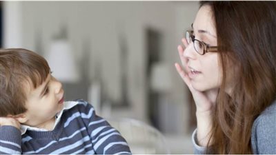 10 طرق سهلة لتهدئة طفلك من غير ما تستخدمي الموبايل