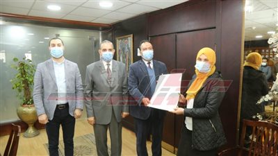 محافظ كفر الشيخ يكرّم أعضاء الهيئة العامة للأبنية التعليمية