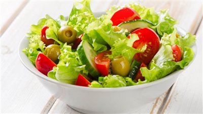 طبيبة تغذية: السلاطة تقوي المناعة وتخلص الجسم من الوزن الزائد