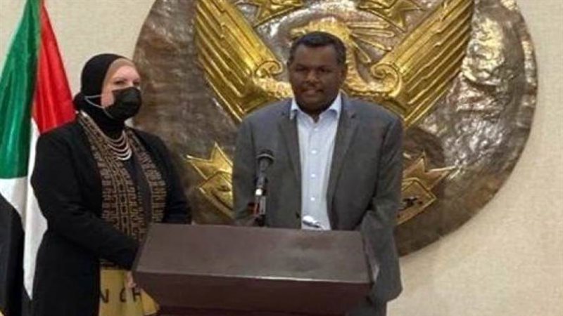 وزيرة التجارة والصناعة