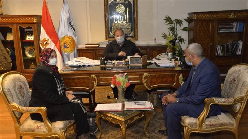 محافظ أسيوط يبحث