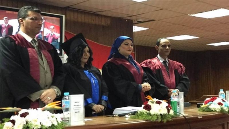 لجنة الحكم والمناقشة