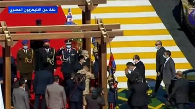 بالفيديو والصور.. وصول الرئيس عبد الفتاح السيسي لمقر افتتاح 