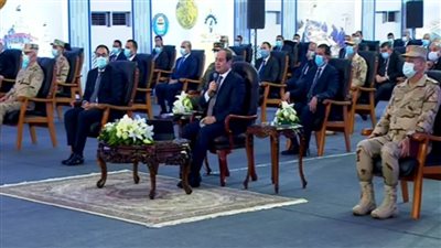 الرئيس السيسي: العالم ينظر إلينا في 