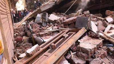 مصرع 6 أشخاص وإصابة اثنين بسبب انهيار عقار المحلة الكبرى