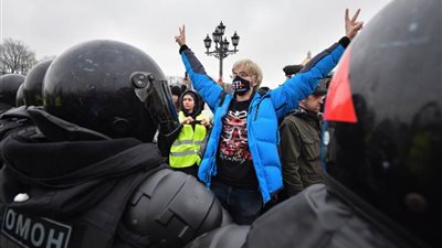 موسكو: نحو 20 مصابا بكورونا شاركوا في مظاهرة غير مرخص بها وسط العاصمة