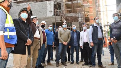 وزير الإسكان يتفقد مشروعي تطوير منطقتي 