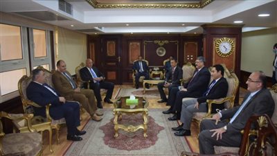 محافظ البحر الأحمر يزور مديرية الأمن للتهنئة بعيد الشرطة الـ69 