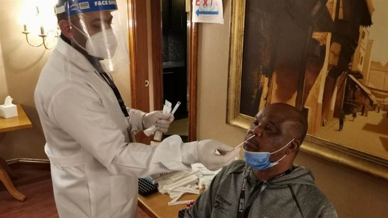 أخذ مسحات بي سي آر