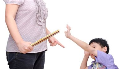 12 سببا يجعلك ترفض الضرب في تربية أبنائك