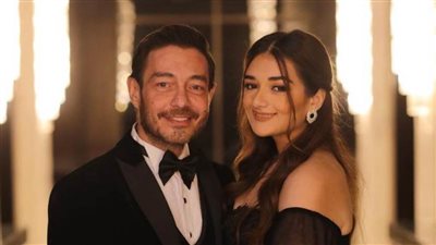 ملك أحمد زاهر شقيقة والدها في 