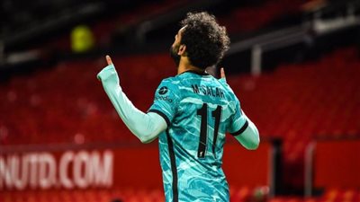 «صلاح» يُسجل هدفه الثاني في مرمى مانشستر يونايتد 