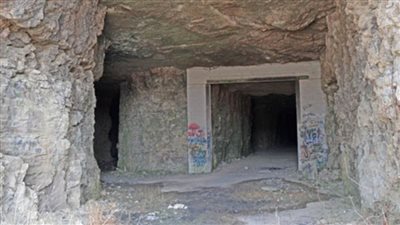 بالصور.. هذا ما وجده صاحب مزرعة في نفق أسفل مزرعته 