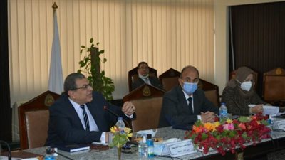 رئيس جامعة الزقازيق ووزير القوي العاملة يبحثان القضايا الطلابية