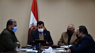 وزير الرياضة يحفز لاعبي المنتخب قبل لقاء الدنمارك بالفيديو كونفرانس