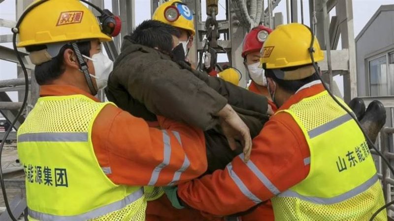 استخراج العمال من