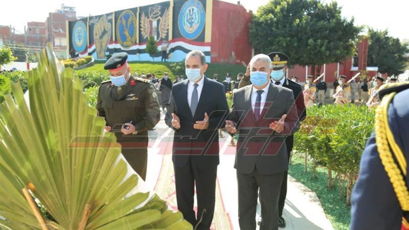 محافظ كفرالشيخ ومدير