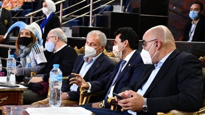 وزير الرياضة يشهد مباراة المنتخب الوطني مع الدانمارك في ربع نهائي مونديال اليد