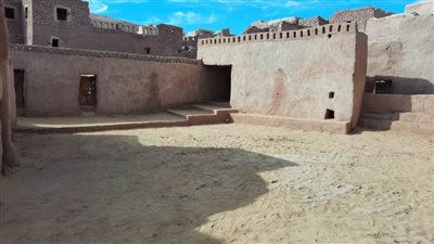 ترميم قرية بلاط الأثرية بالداخلة