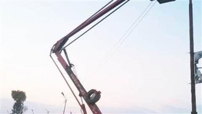 إصلاح واستبدال الأسلاك لأعمدة الإنارة المتهالكة بمراكز الشرقية