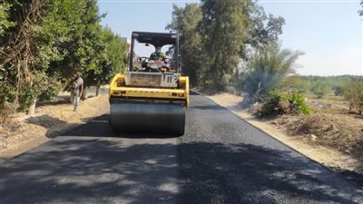 الانتهاء من رصف 130 طريقا  بتكلفة 119 مليون جنيه بالبحيرة