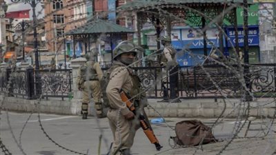 إصابة 4 جنود هنود في هجوم بقنبلة يدوية في إقليم 