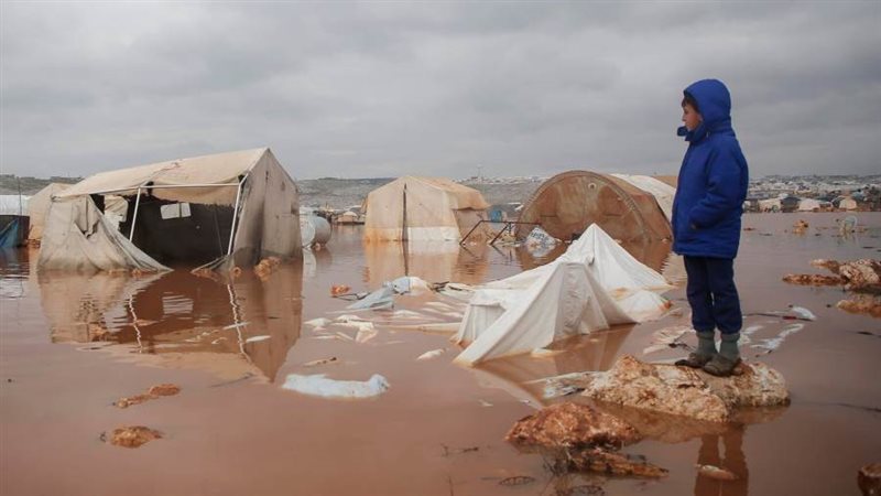 الطقس السىء يدمر