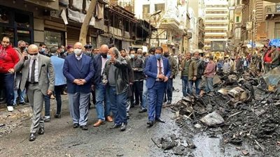 محافظ القاهرة يتفقد موقع حريق التوفيقية 