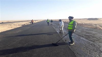 أسوان: بدء أعمال الرصف والأسفلت بمشروع إزدواج الطريق الصحراوي الغربي بتكلفة 540 مليون جنيه
